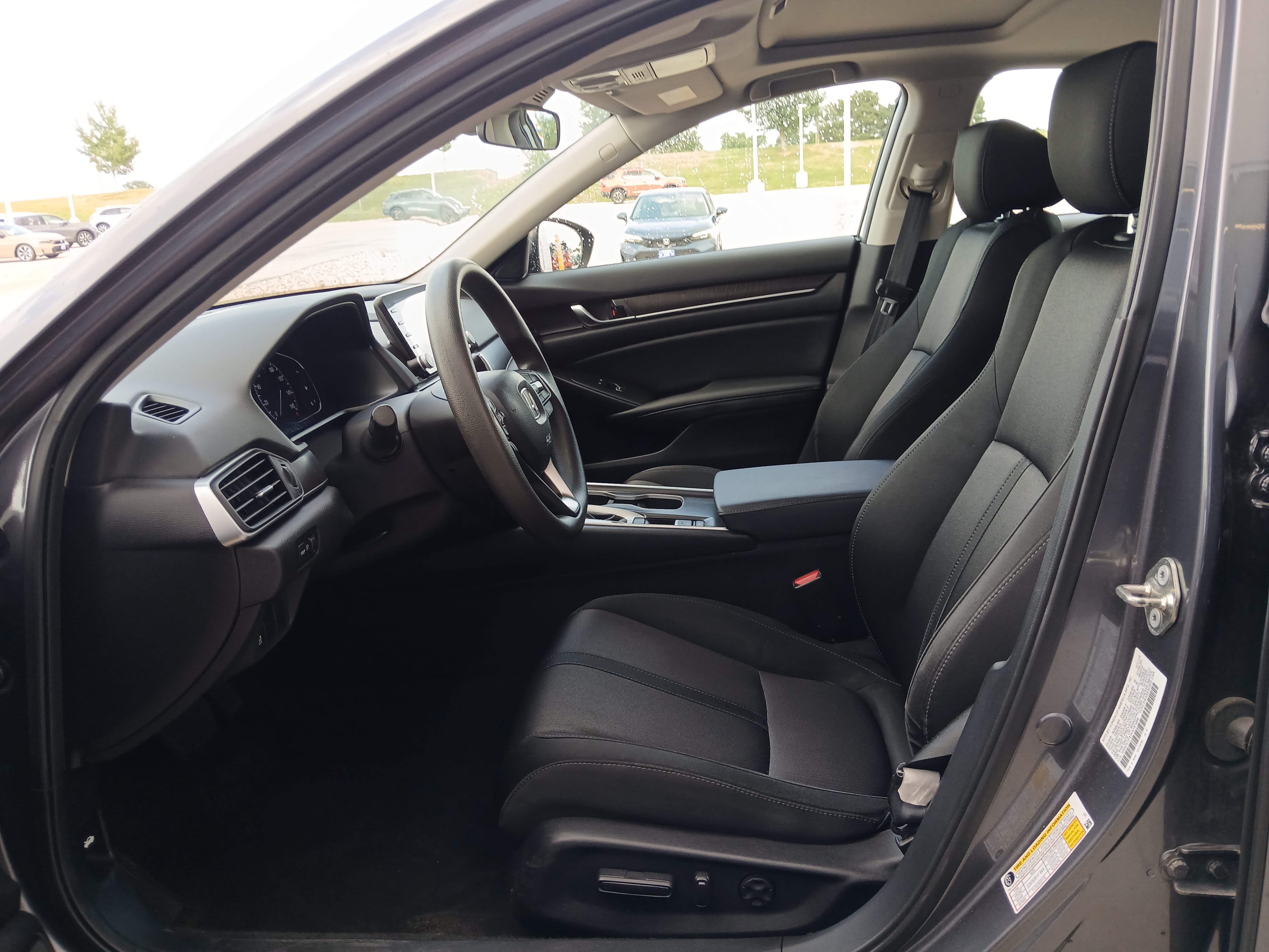 Used 2019 Honda Accord EX image 8