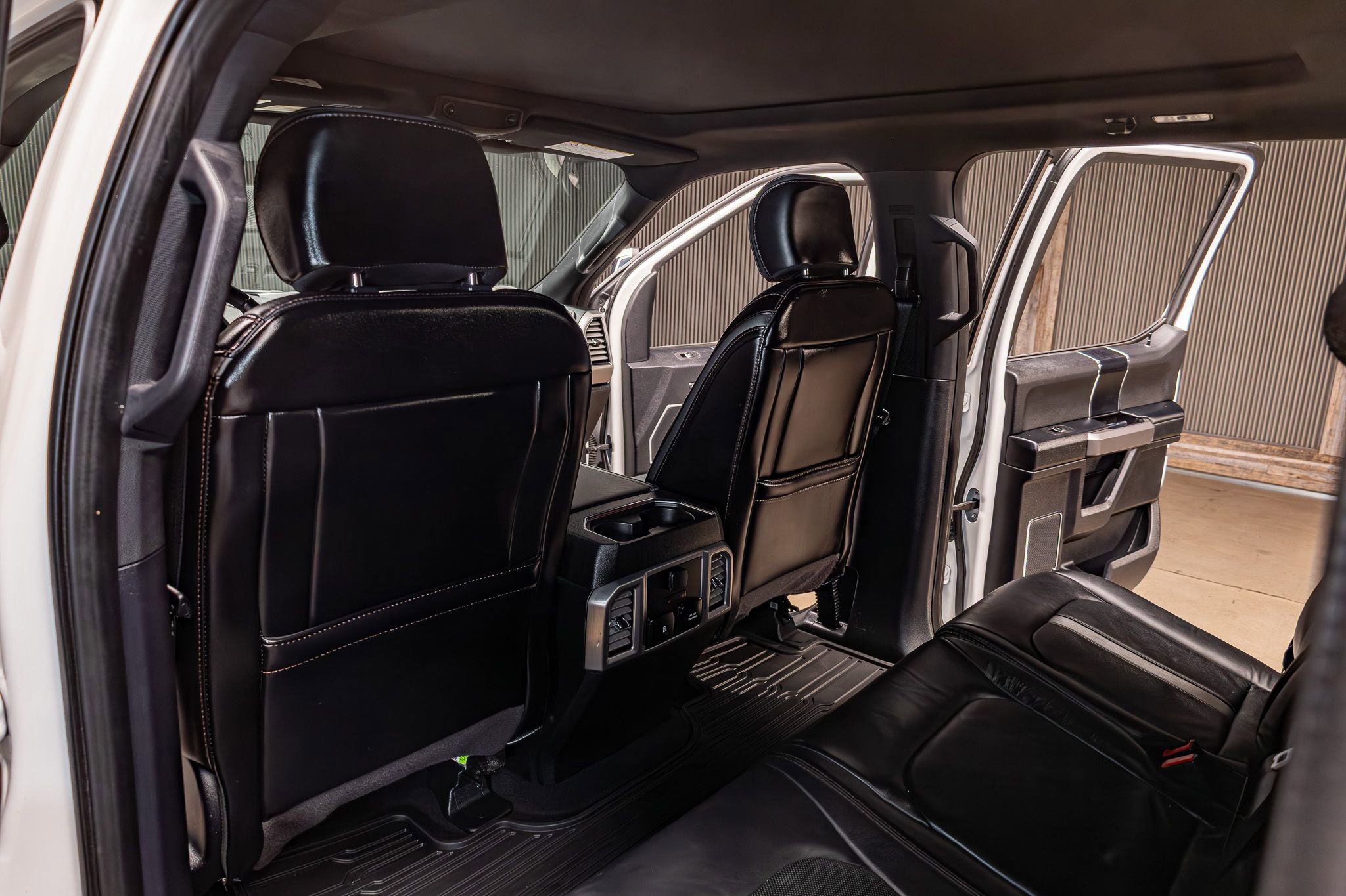 Used 2020 Ford F450 Platinum w/ FX4 Off-Road Package image 21