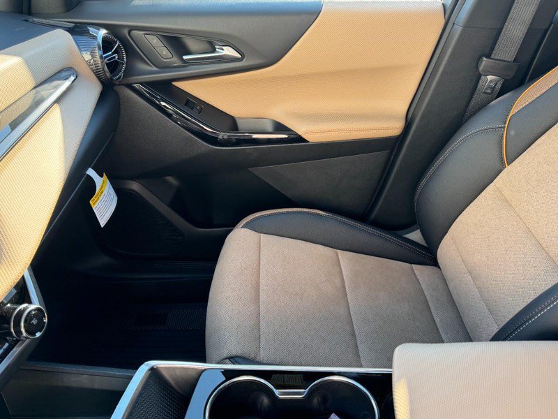 New 2026 Chevrolet Equinox ACTIV w/ LPO, Floor Liner Package AWD/4WD image 34