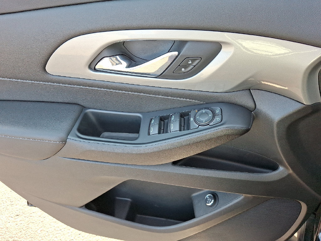 Certified 2022 Chevrolet Traverse LT FWD image 13