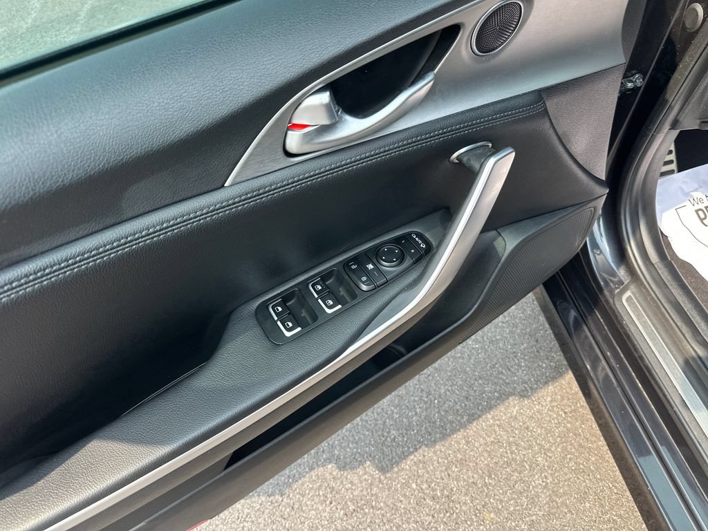 Used 2018 Kia Stinger GT RWD image 16