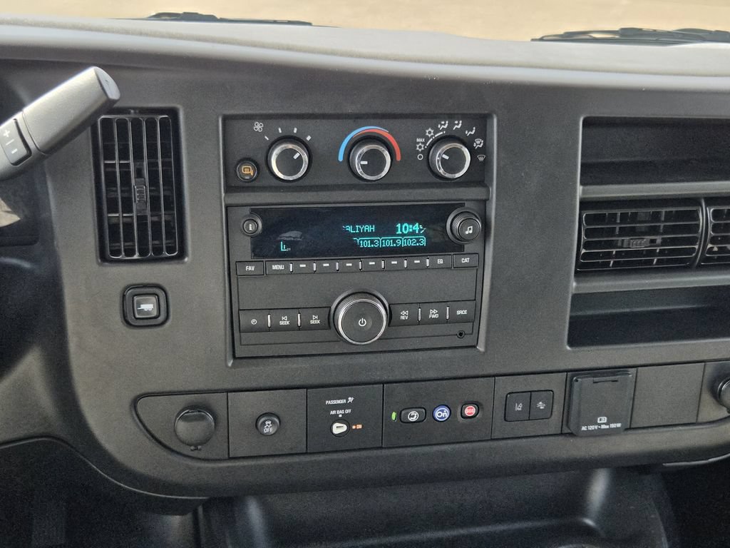 Used 2025 GMC Savana 3500 LT w/ LT Preferred Equipment Group RWD image 16