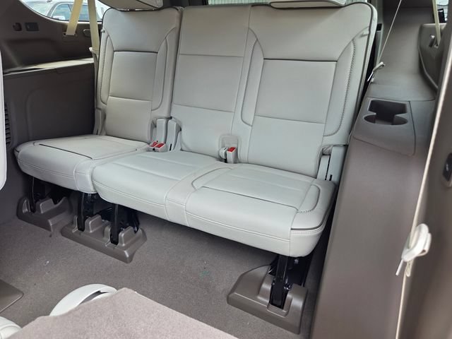 New 2026 GMC Yukon XL Denali w/ Denali Reserve Package AWD/4WD image 7