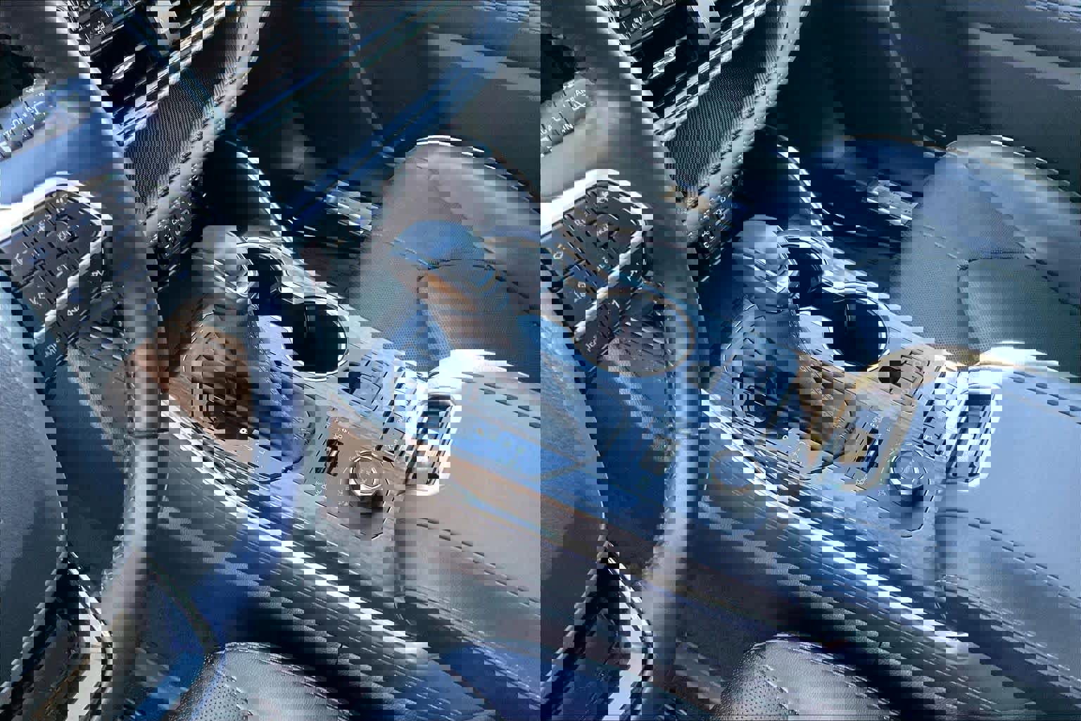 Used 2022 Toyota Highlander Platinum image 16