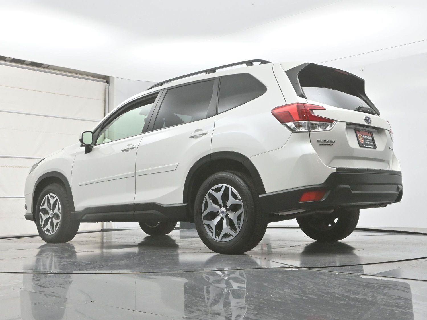 Used 2023 Subaru Forester Premium AWD/4WD image 32