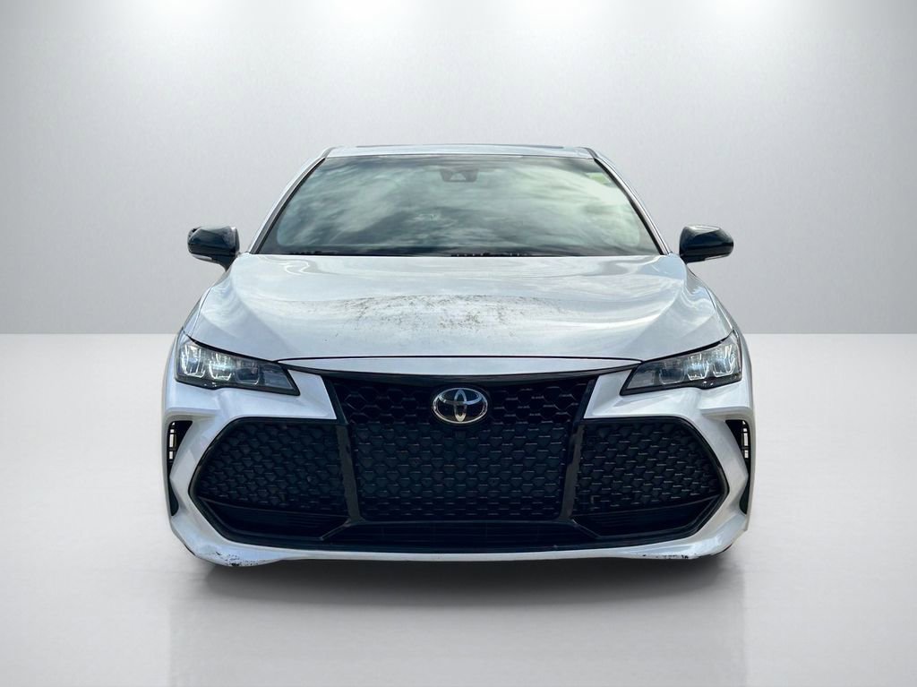 Used 2019 Toyota Avalon XSE video 2