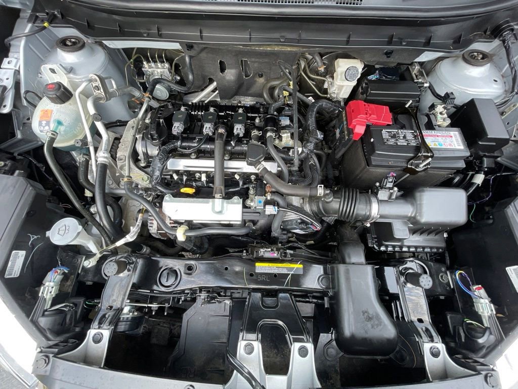 Used 2020 Nissan Kicks SR FWD image 28