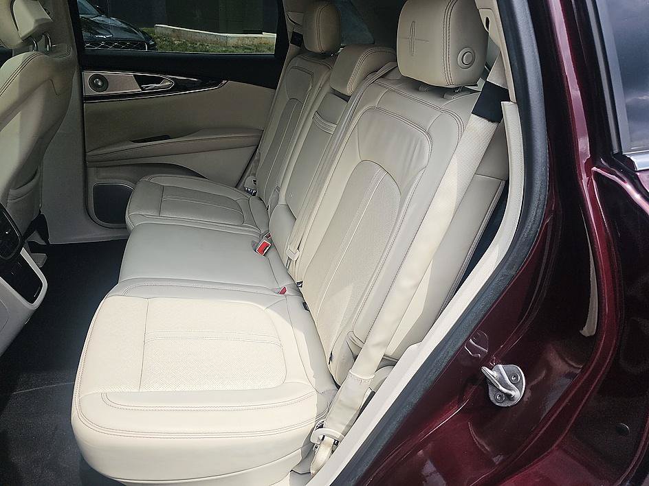 Used 2017 Lincoln MKX Black Label w/ Driver Assistance Package FWD image 31