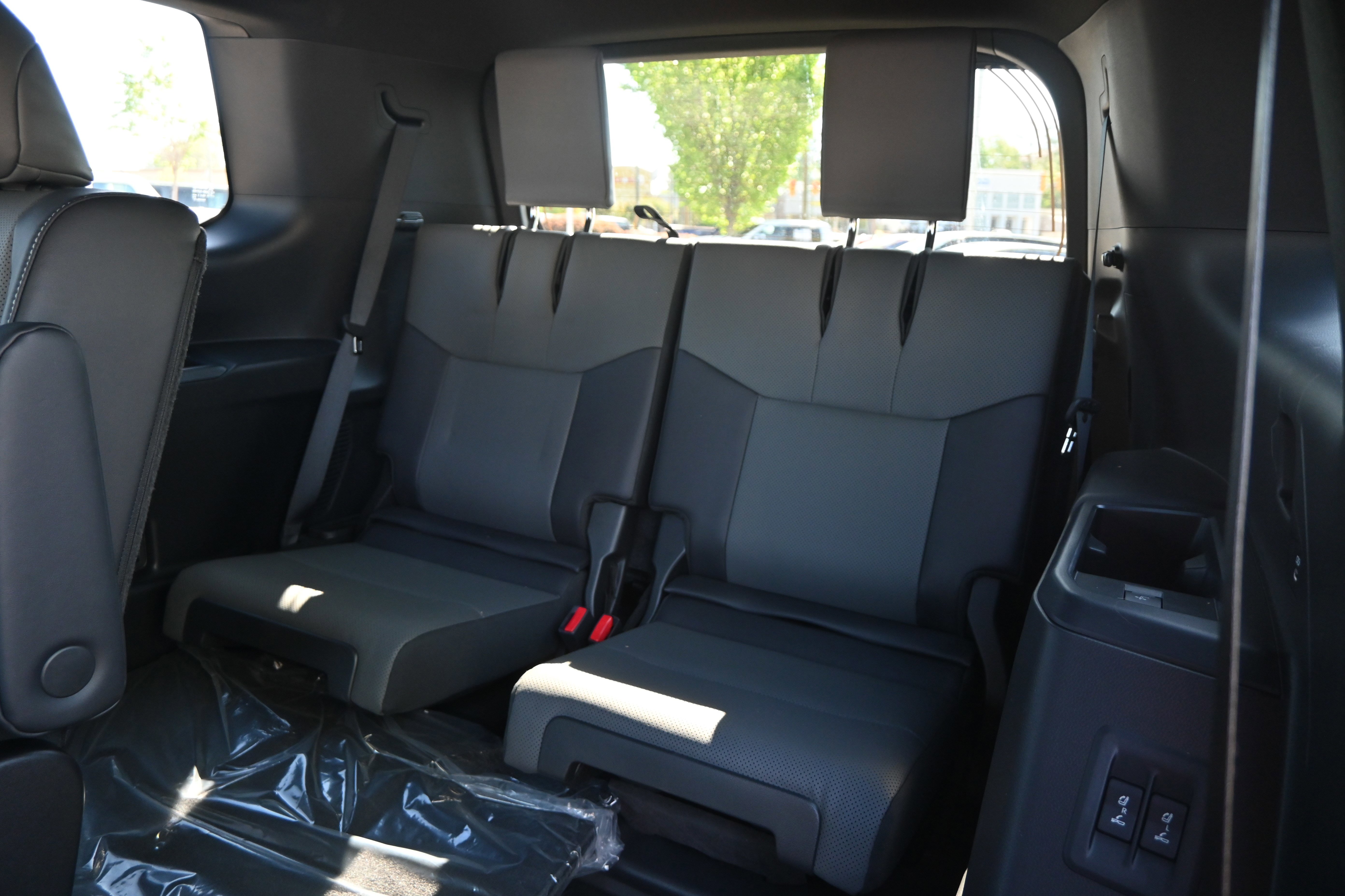 Used 2026 Lexus GX 550 w/ Accessory Package (2T) AWD/4WD image 32