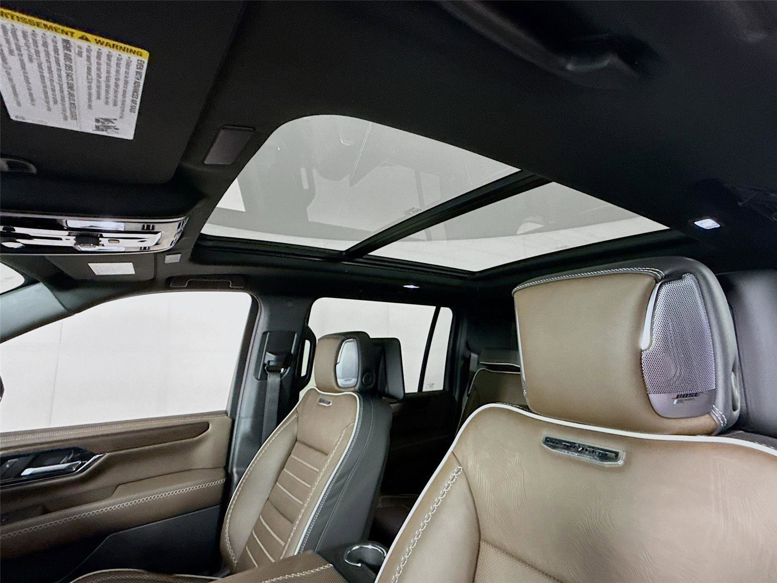 New 2026 GMC Yukon XL Denali Ultimate w/ LPO, Floor Liner Package AWD/4WD image 17