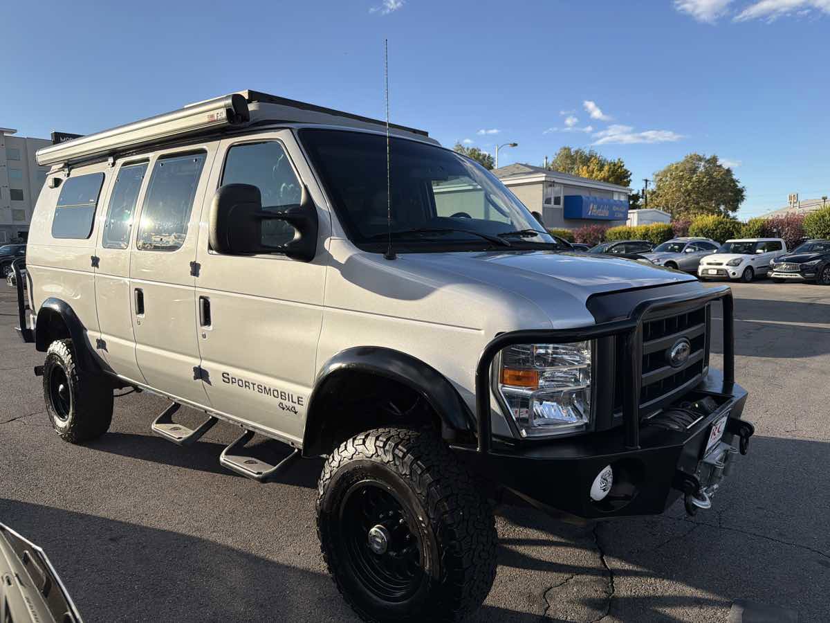 Used 2010 Ford E-350 and Econoline 350 Super Duty image 8
