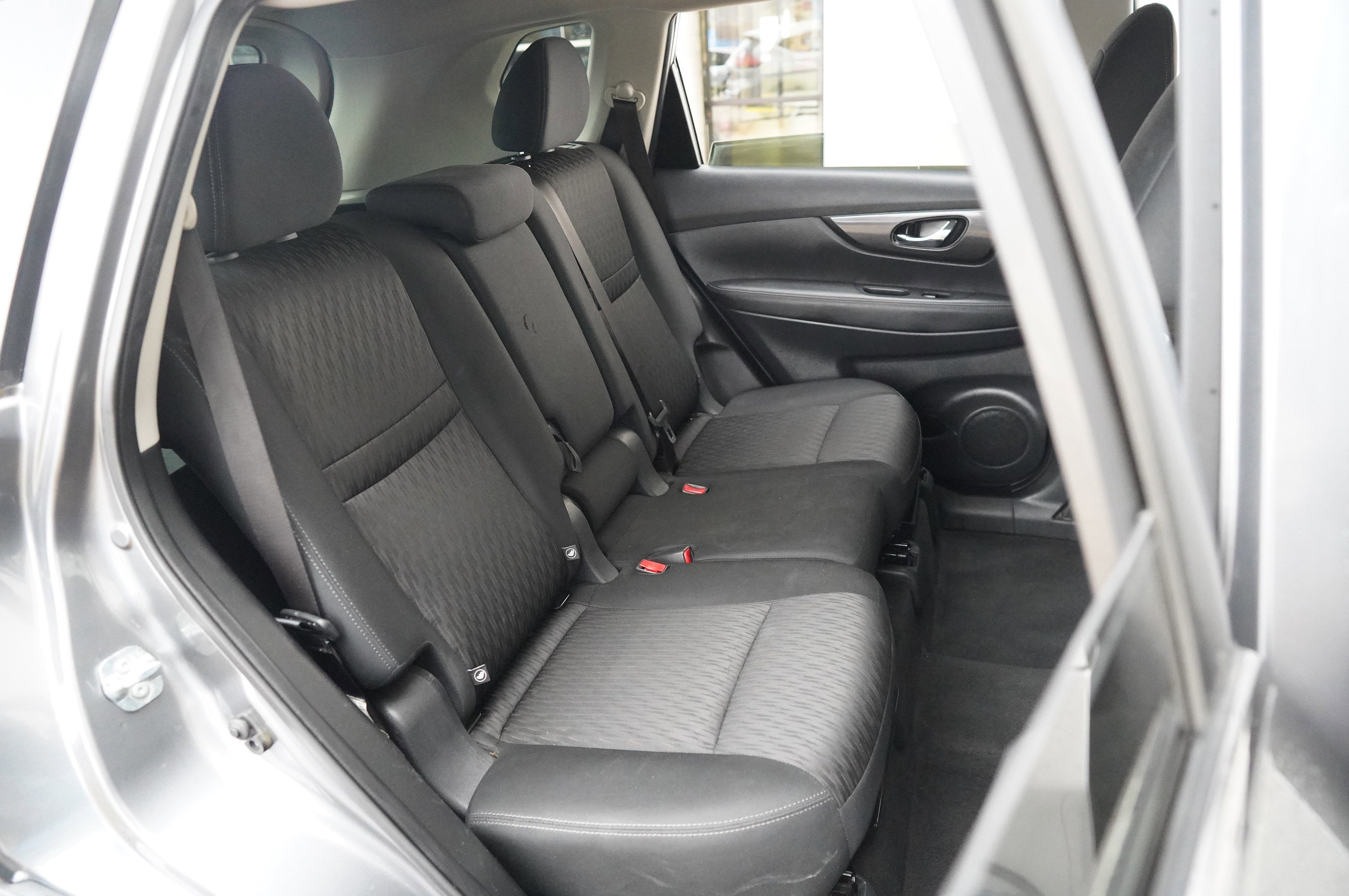 Used 2019 Nissan Rogue SV image 33