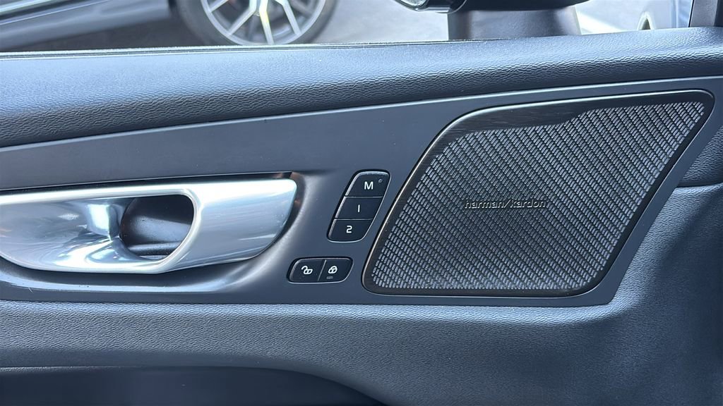 Used 2024 Volvo XC60 B5 Plus w/ Protection Package Premier image 11