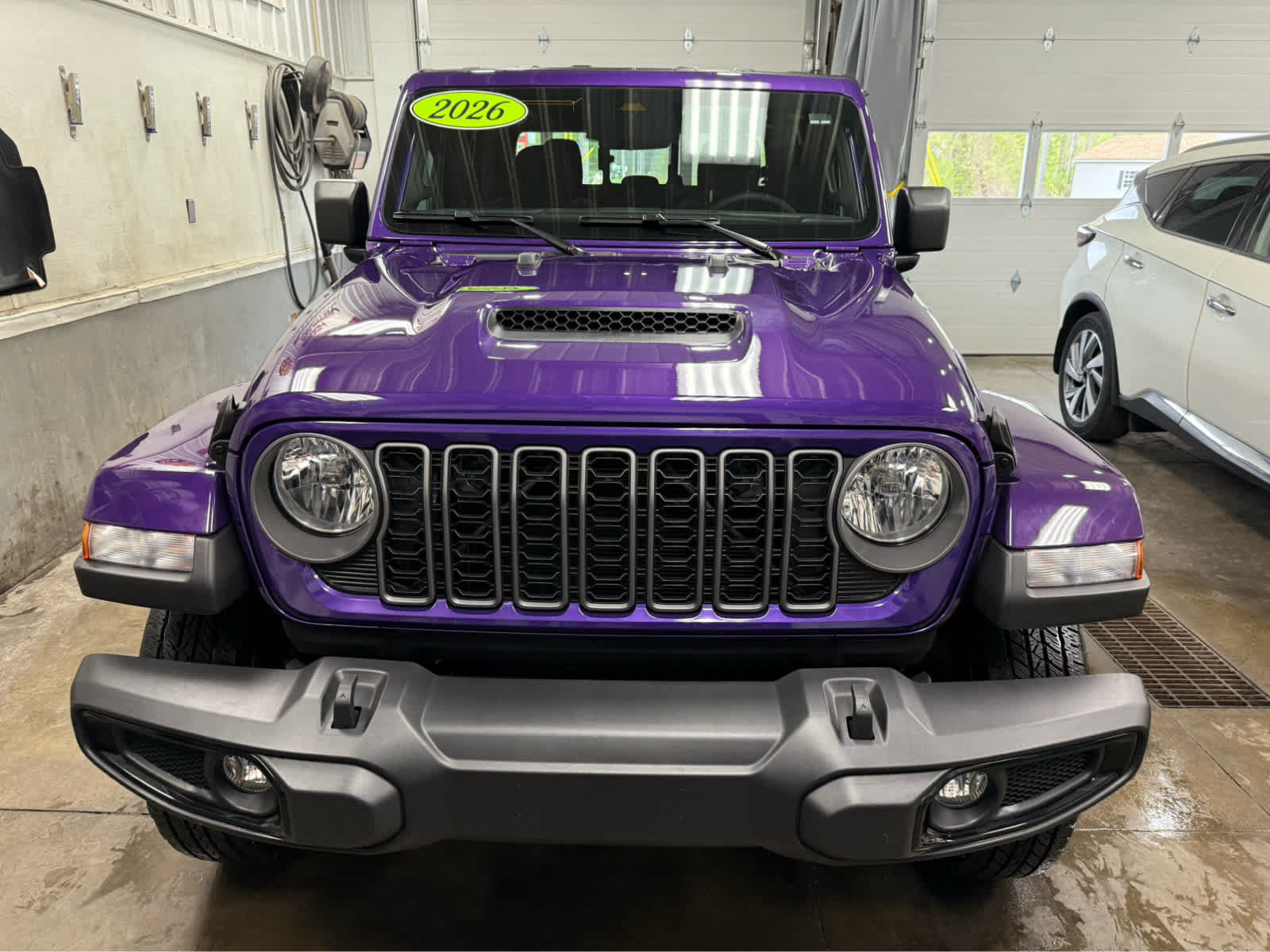 Used 2026 Jeep Gladiator Sport AWD/4WD image 2
