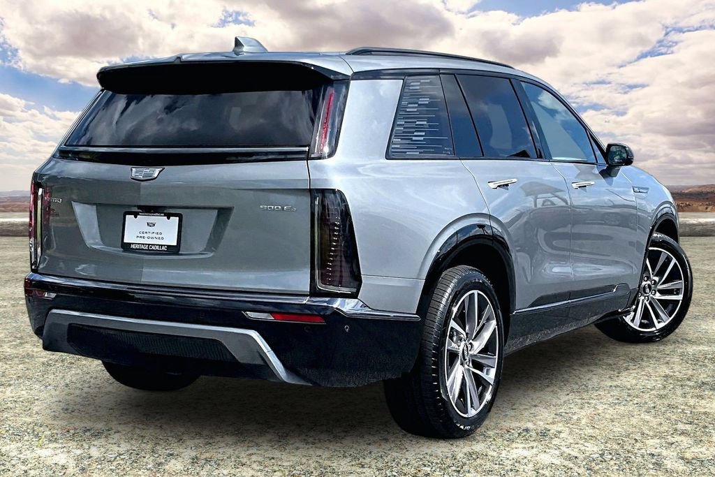 Certified 2026 Cadillac Vistiq Premium Luxury w/ LPO, Floor Liner Package AWD/4WD image 5