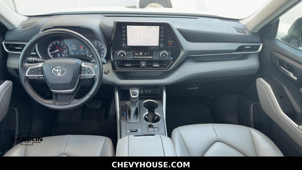 Used 2022 Toyota Highlander XLE FWD image 46