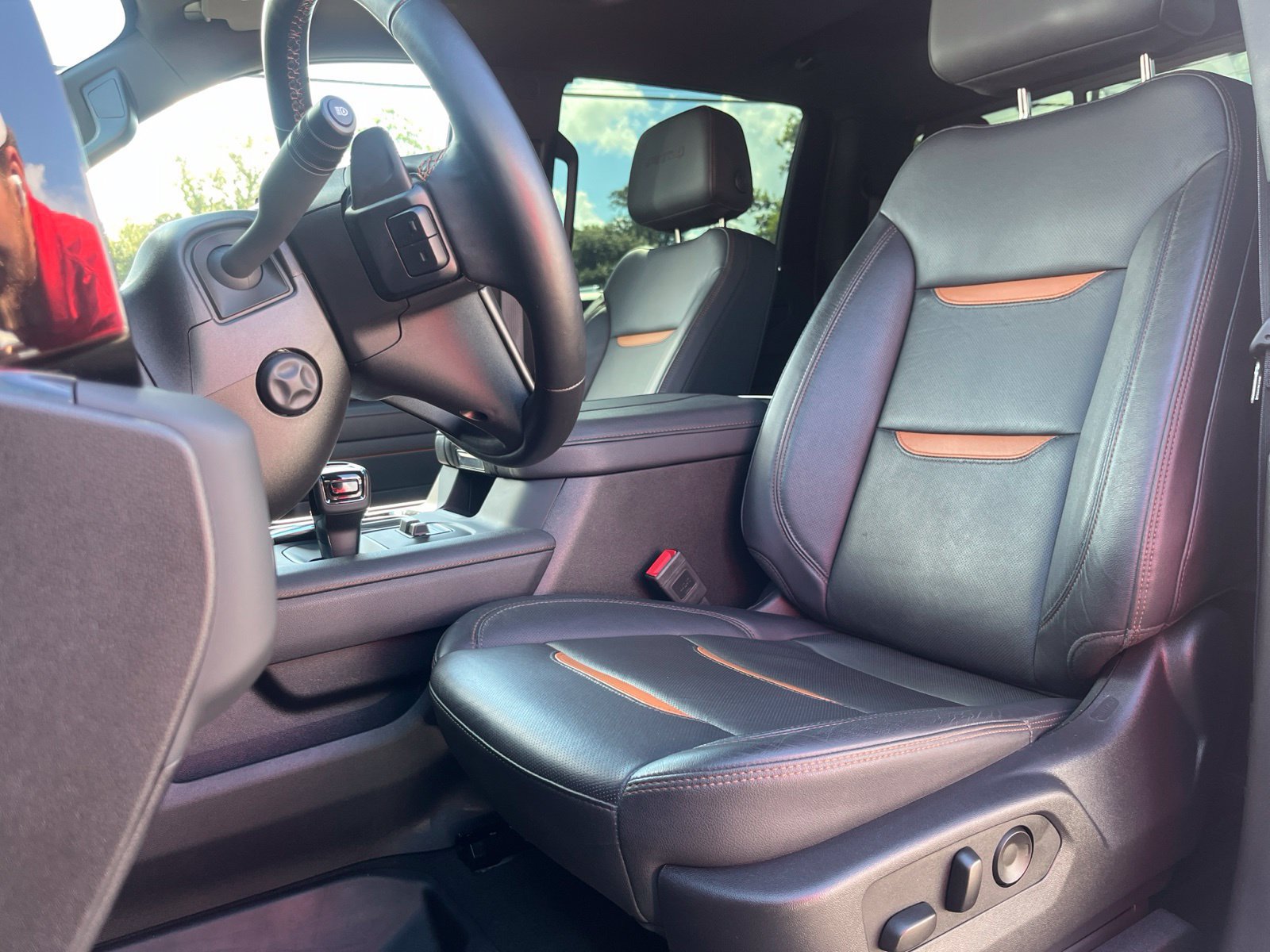Used 2025 GMC Sierra 1500 AT4 w/ AT4 Premium Package AWD/4WD image 8