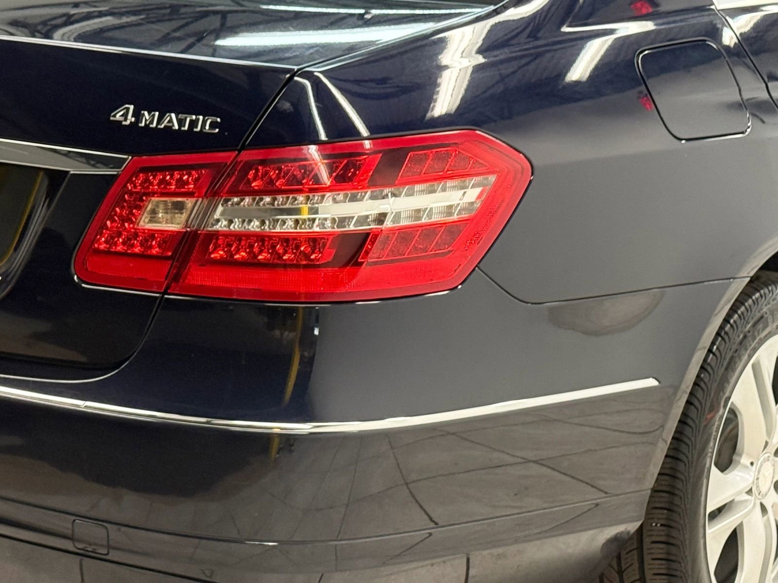 Used 2011 Mercedes-Benz E 350 4MATIC Sedan image 10