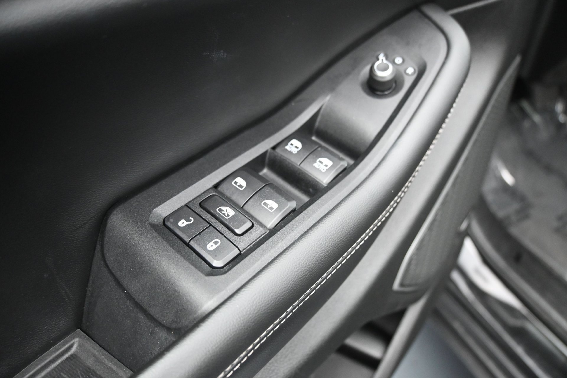 Used 2022 Jeep Grand Cherokee Limited AWD/4WD image 19