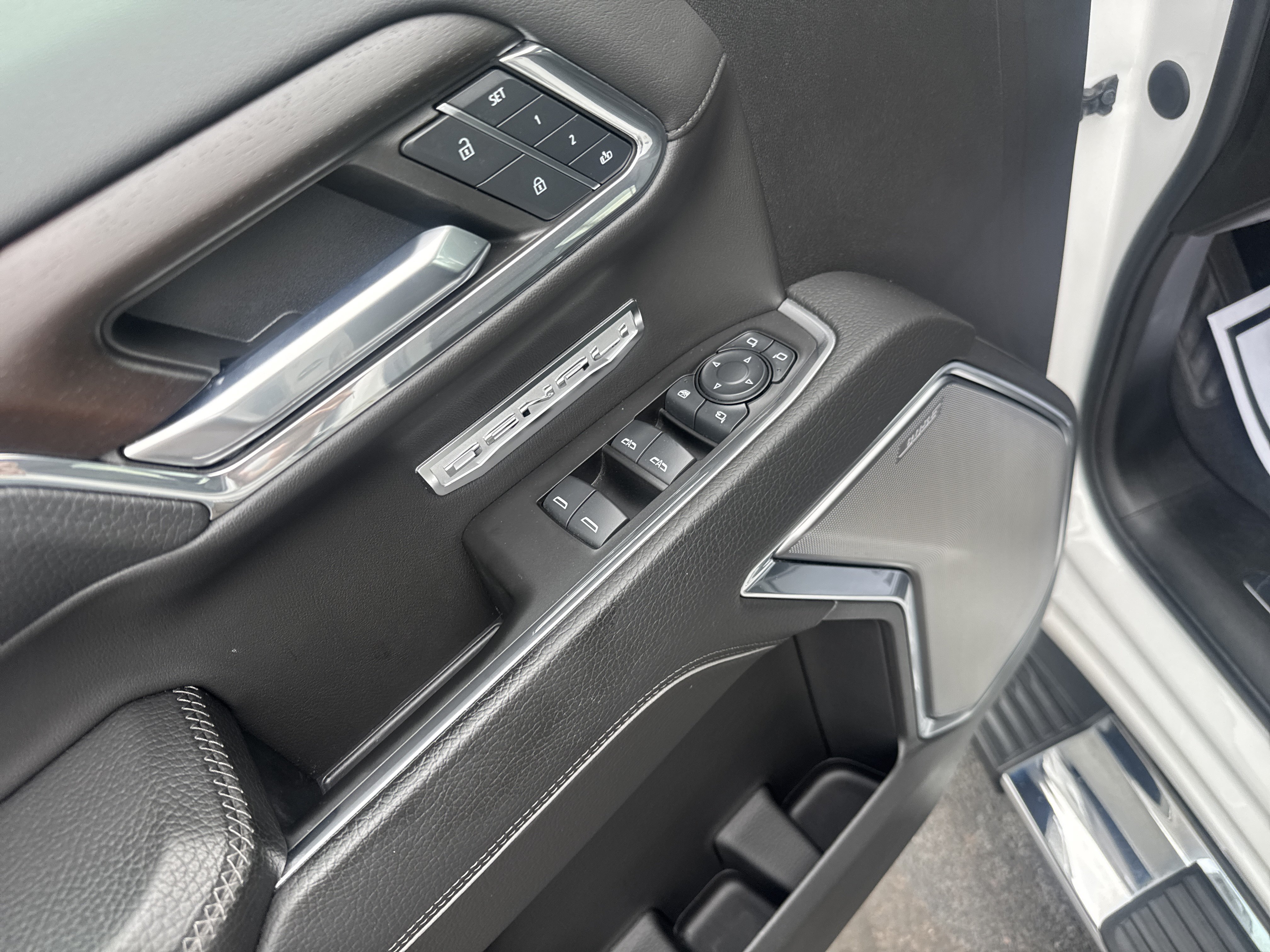 Used 2024 GMC Sierra 1500 Denali w/ Technology Package AWD/4WD image 19