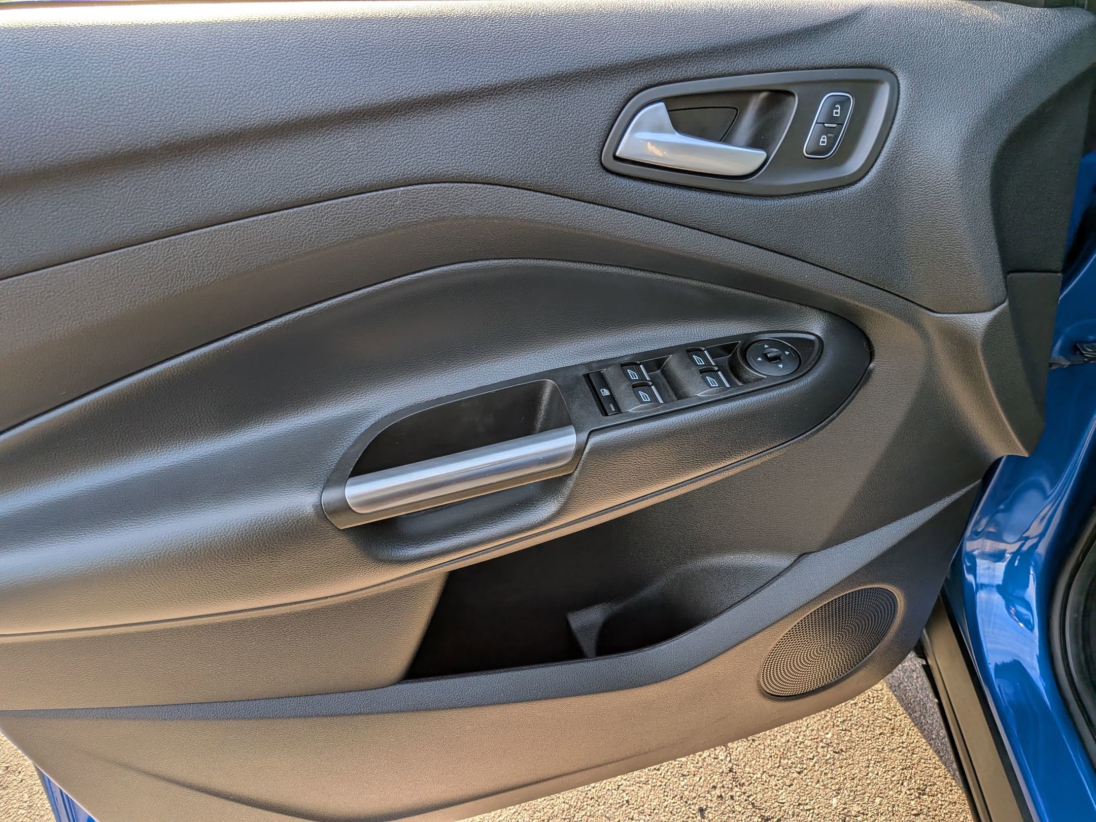 Used 2017 Ford Escape SE w/ Equipment Group 201A image 8