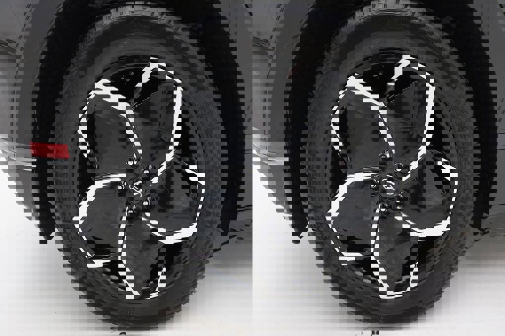 Used 2024 Hyundai Ioniq 5 SE AWD/4WD image 9