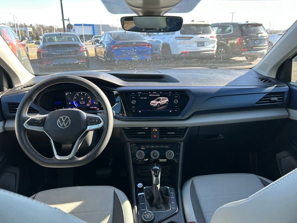 Used 2023 Volkswagen Taos SE image 9