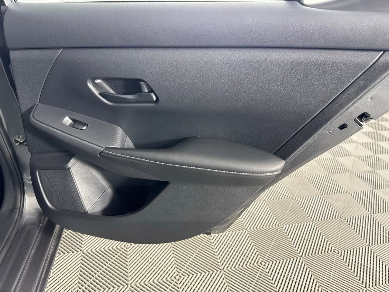 Used 2025 Nissan Sentra SV image 24