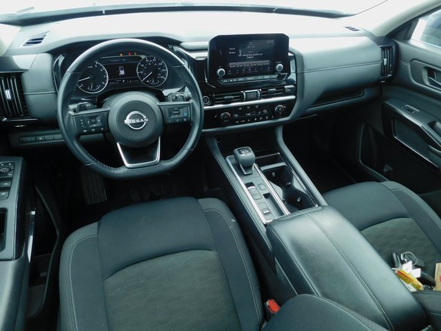 Used 2024 Nissan Pathfinder SV image 22