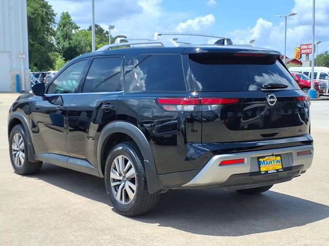 Used 2023 Nissan Pathfinder SL w/ Black Appearance Package FWD image 7