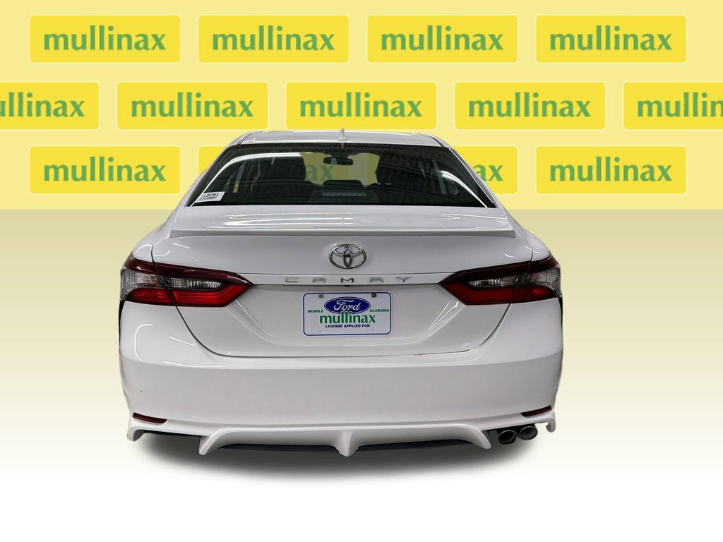 Used 2021 Toyota Camry SE FWD image 7