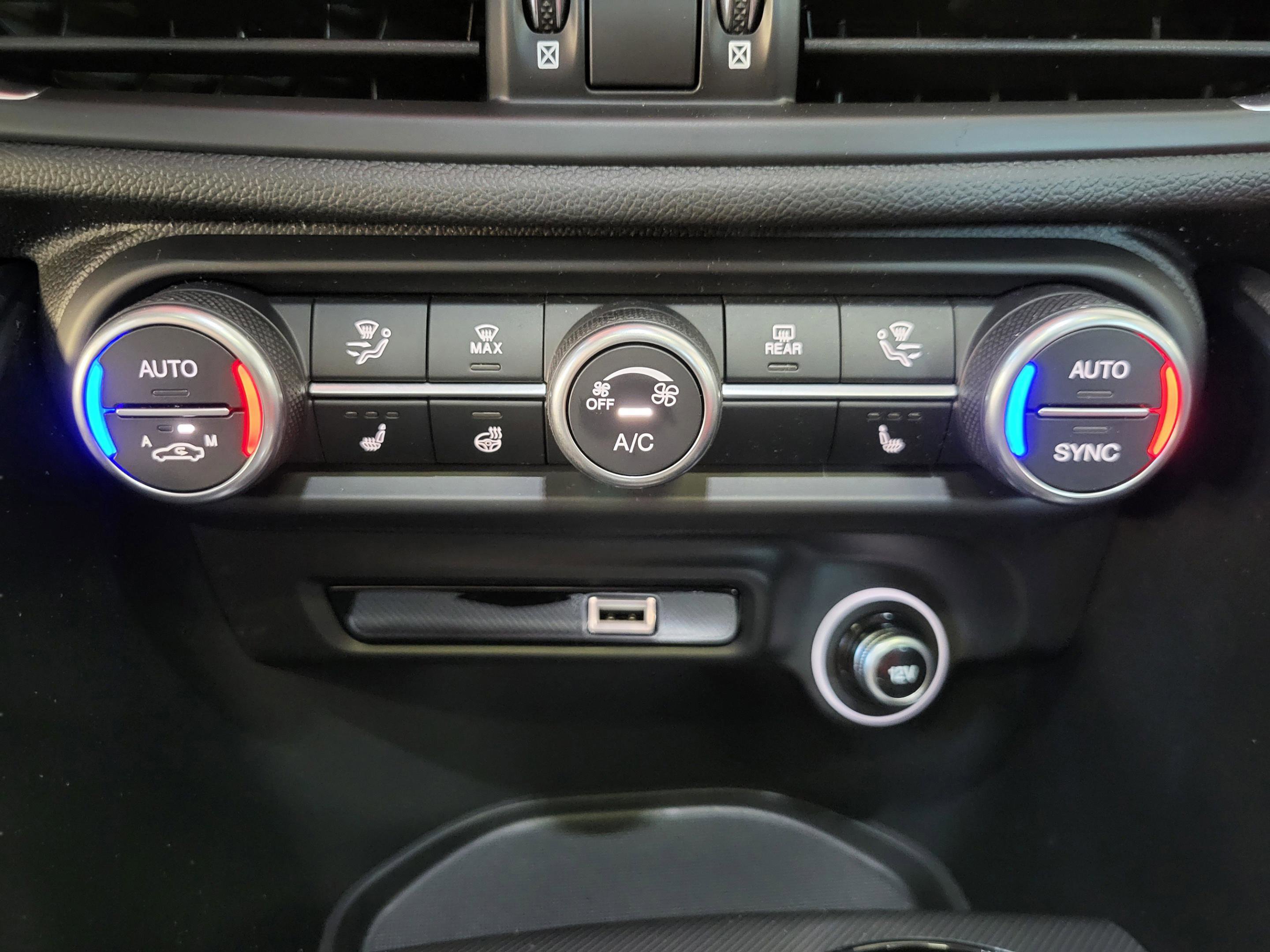 New 2025 Alfa Romeo Giulia w/ Veloce Package Rwd image 54