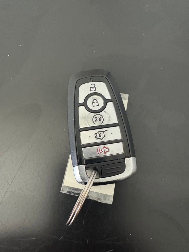 Used 2022 Ford Explorer XLT image 55