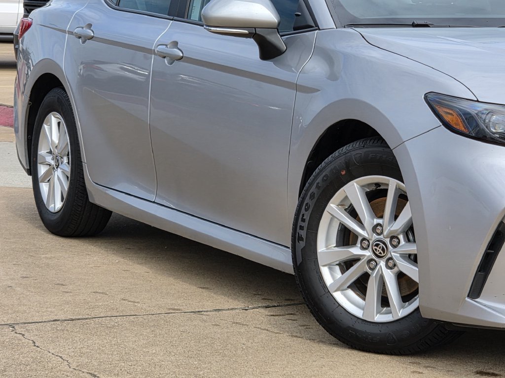 Used 2025 Toyota Camry LE FWD image 12