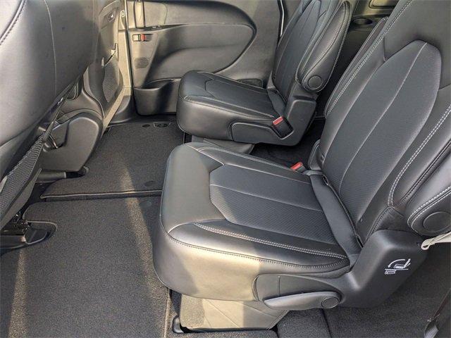 New 2026 Chrysler Pacifica Select image 26