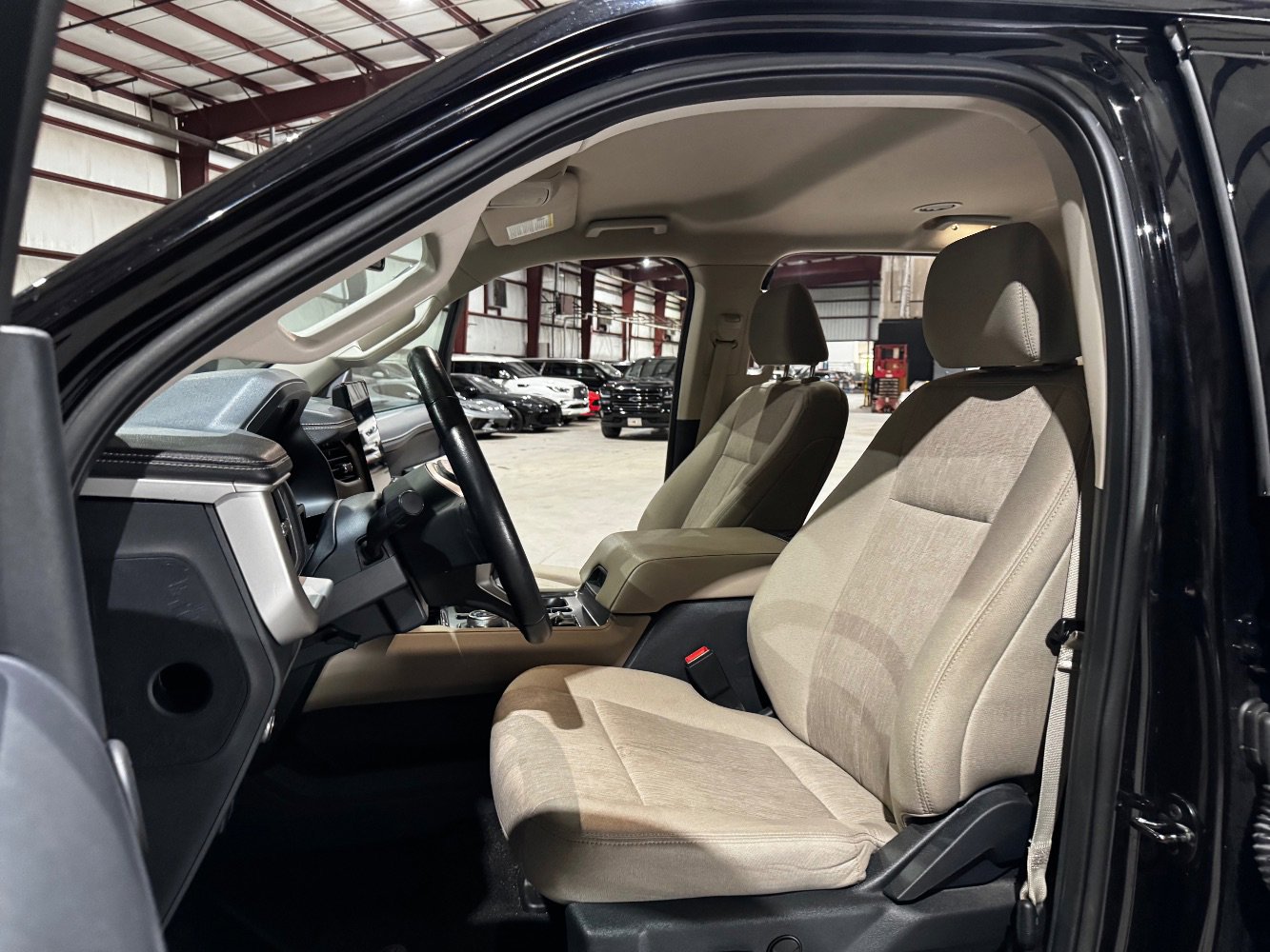 Used 2022 Ford Expedition Max XLT image 14