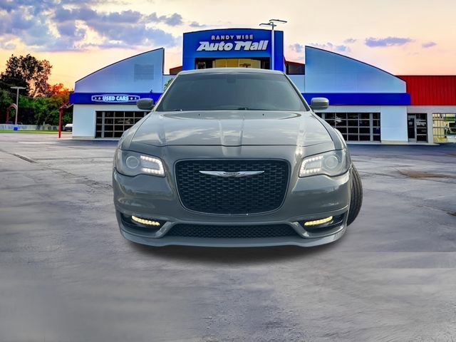 Used 2017 Chrysler 300 S w/ S Model Appearance Package AWD/4WD image 9