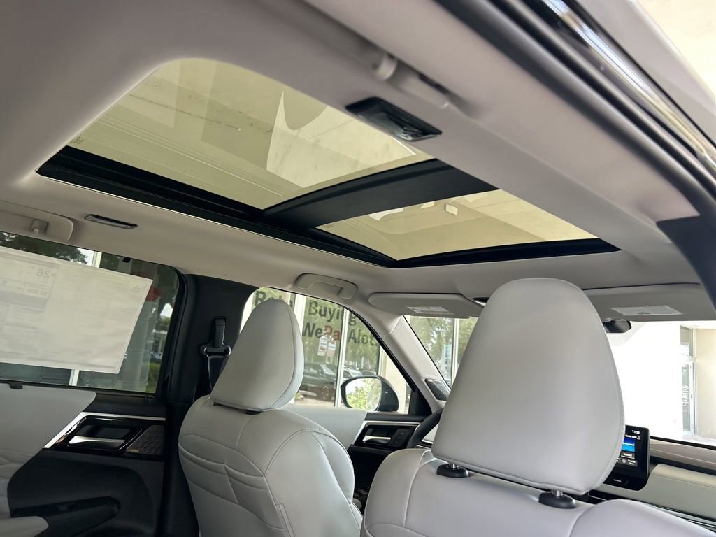 New 2025 Mitsubishi Outlander SEL image 29