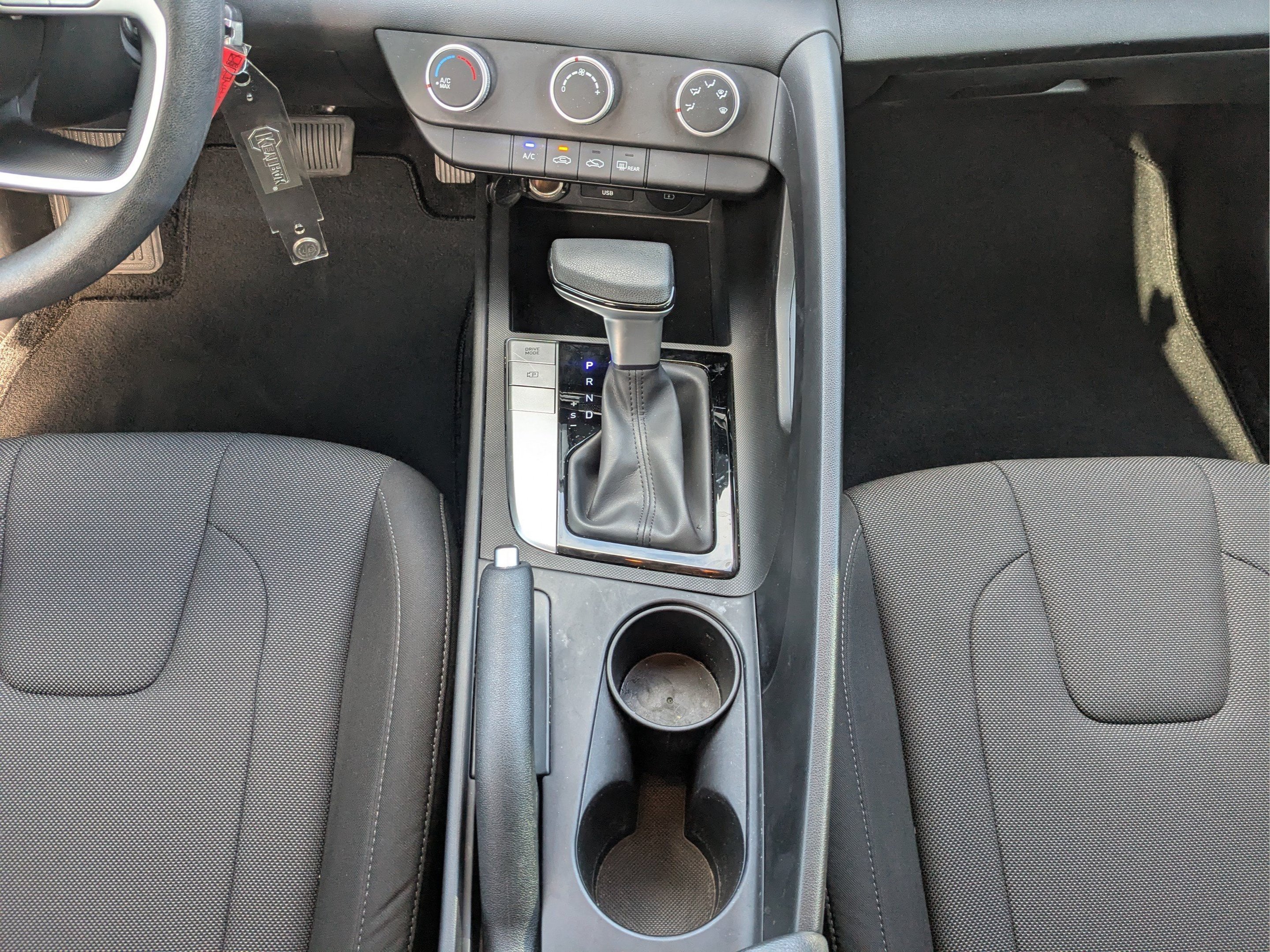 Used 2024 Hyundai Elantra SE FWD image 48