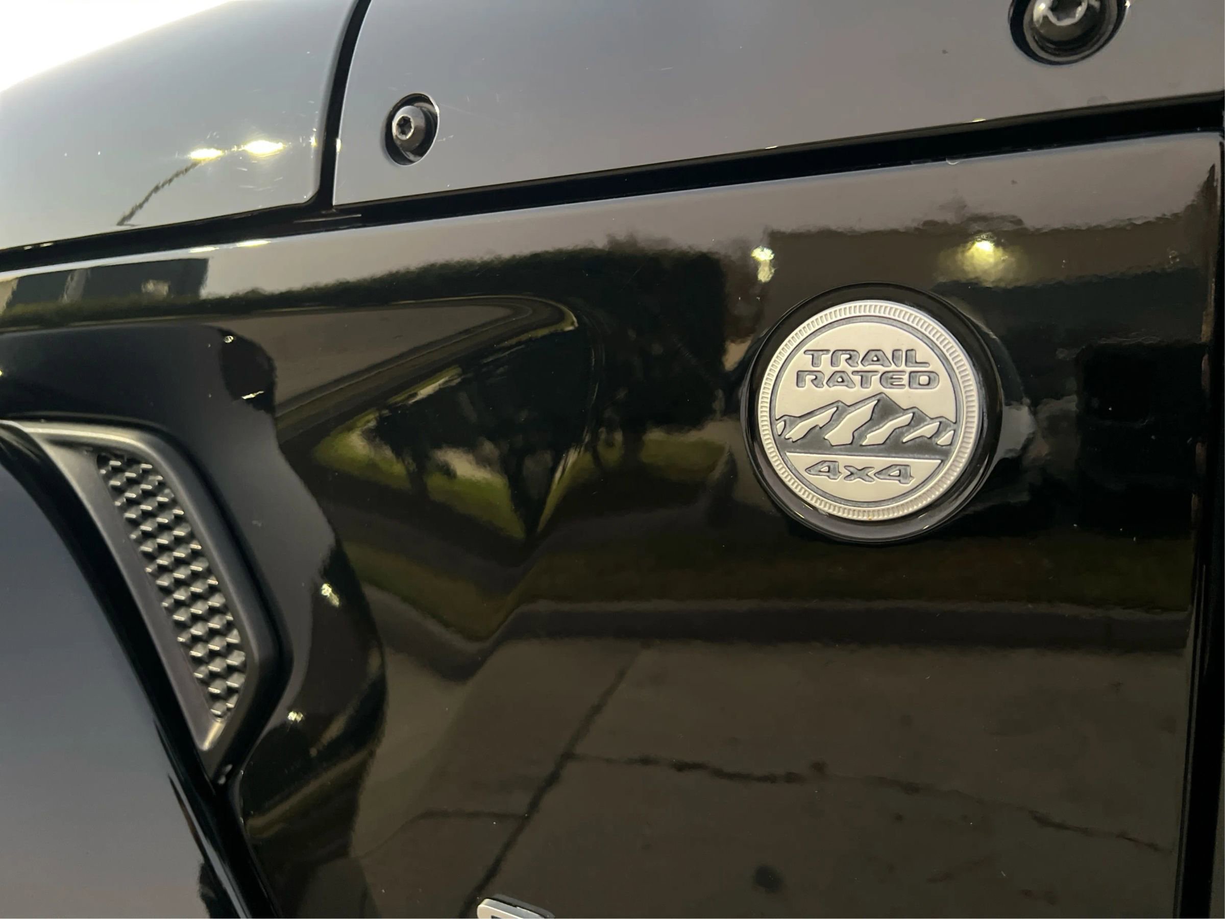 Used 2020 Jeep Wrangler Unlimited Sahara image 26