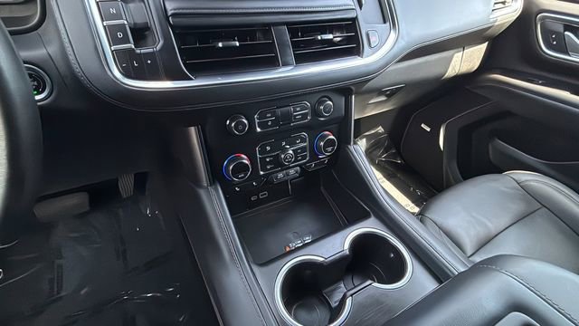 Used 2024 Chevrolet Suburban LT RWD image 14