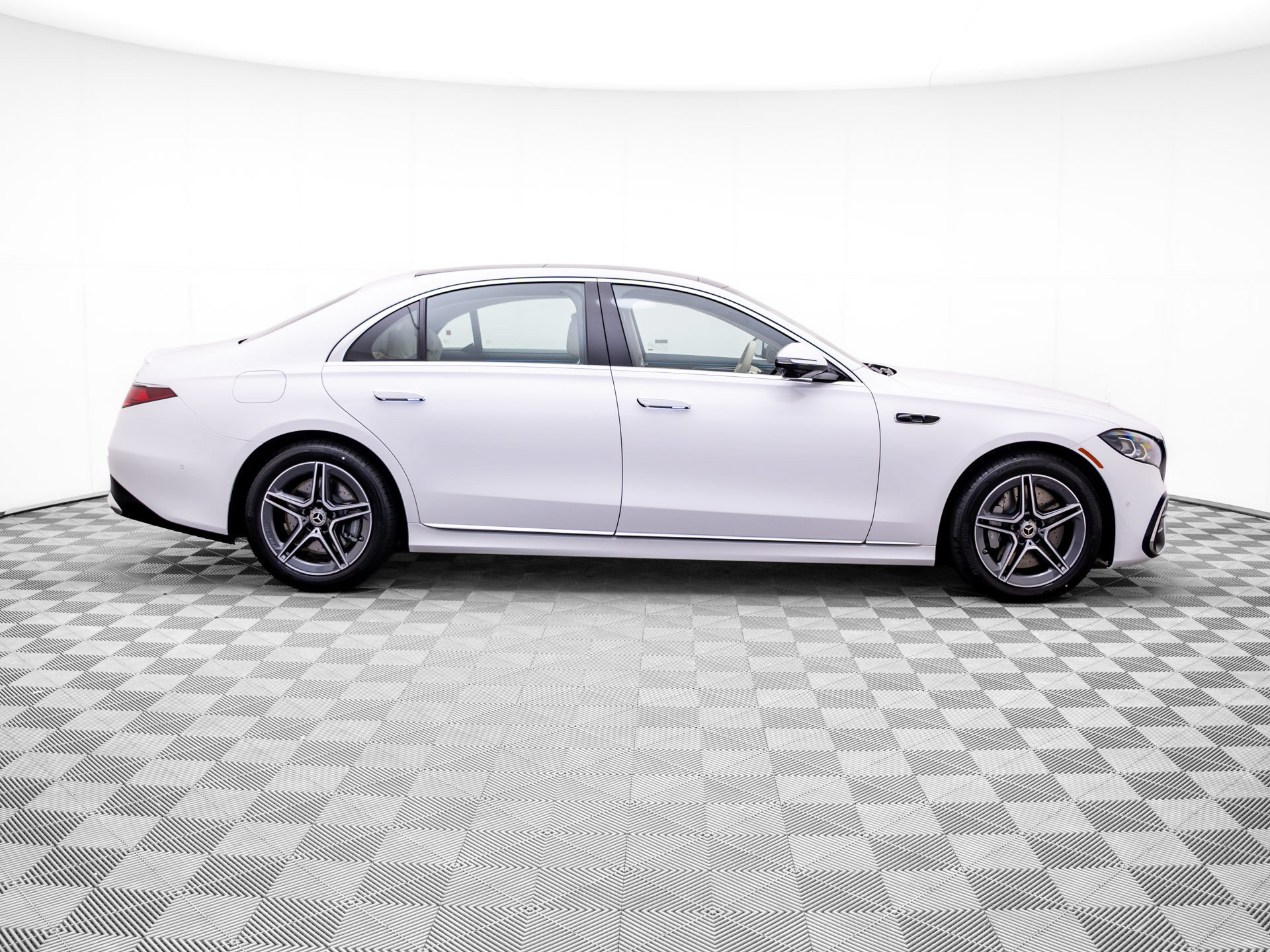 New 2027 Mercedes-Benz S 580 4MATIC Sedan image 6