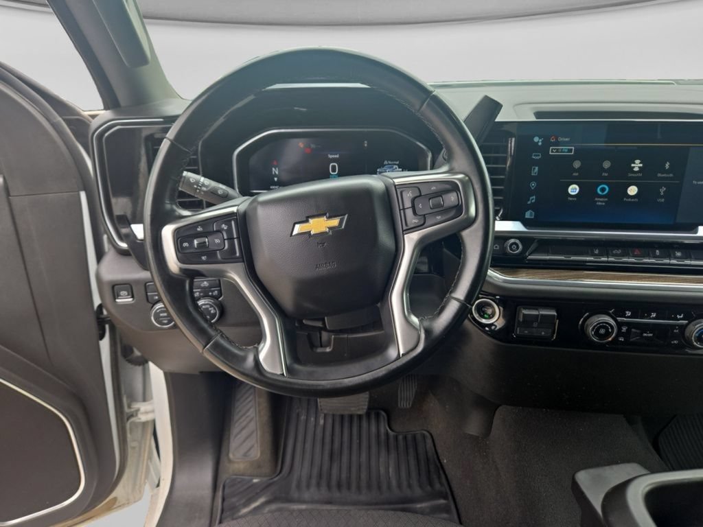 Used 2024 Chevrolet Silverado 2500 LT AWD/4WD image 16