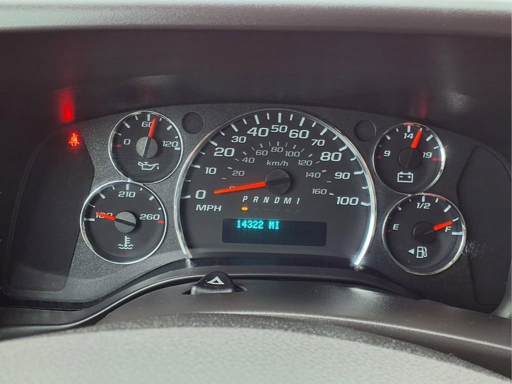 Used 2024 Chevrolet Express 2500 w/ Driver Convenience Package RWD image 17