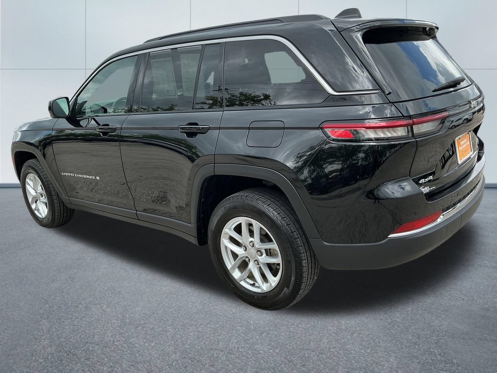 Certified 2025 Jeep Grand Cherokee Laredo X w/ Luxury Tech Group I AWD/4WD image 3