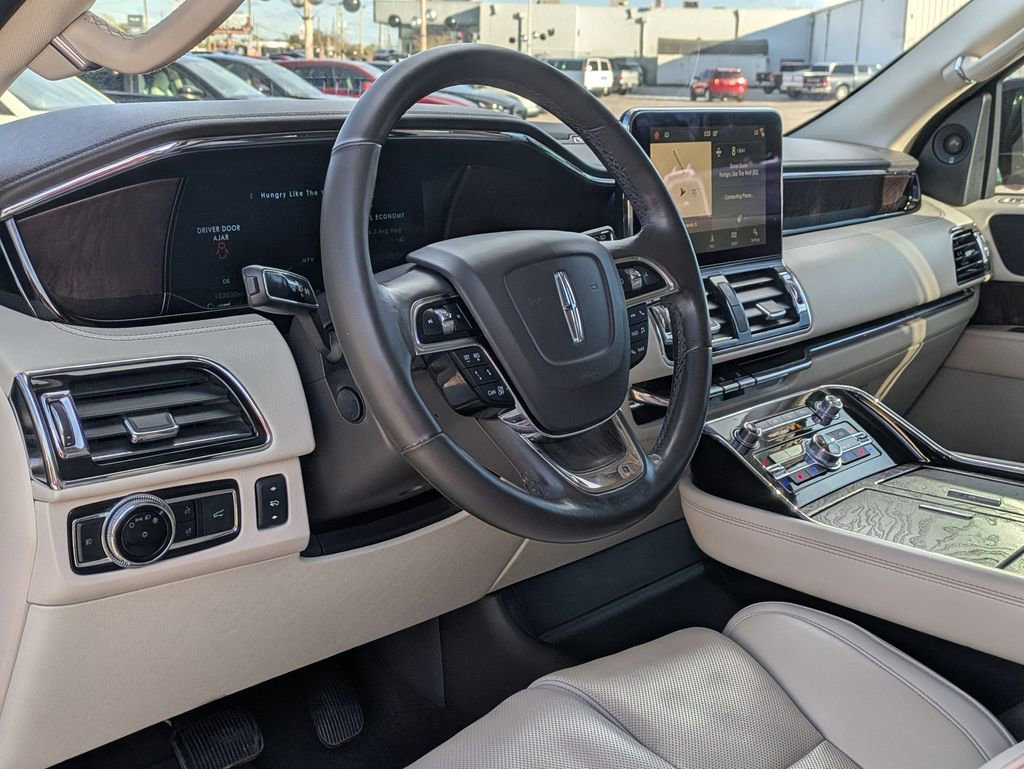 Used 2018 Lincoln Navigator L Reserve w/ Technology Package image 26