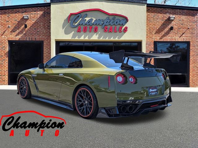 Used 2014 Nissan GT-R Premium AWD/4WD image 9