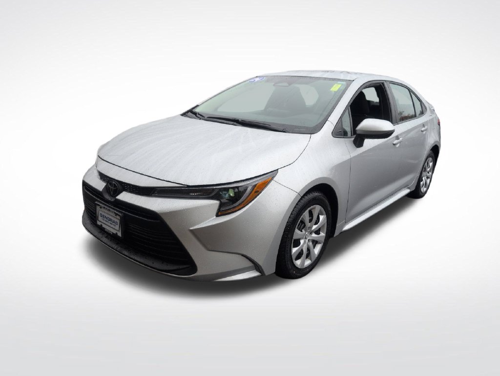 Used 2024 Toyota Corolla LE FWD image 3
