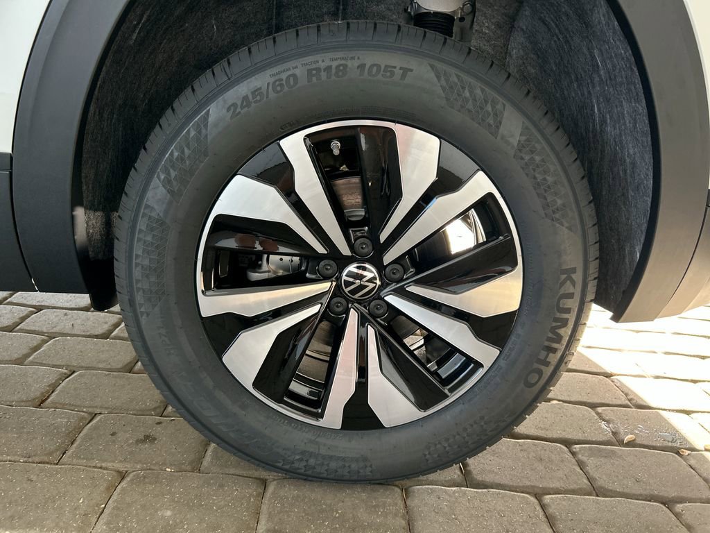 New 2026 Volkswagen Atlas Cross Sport SE image 42