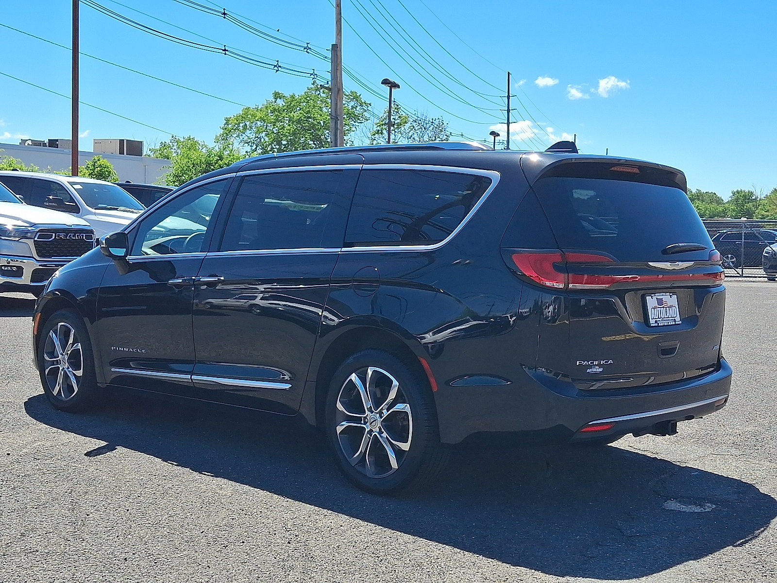 Used 2022 Chrysler Pacifica Pinnacle AWD/4WD image 5